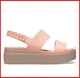 Босоножки Crocs Brooklyn Low Wedge 206453-6RT-W8 38-39 24.6 см Пудровые (206453-6RT) - изображение 1