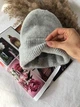 Шапка зимняя вязаная женская серого цвета One size - изображение 2