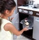 Детская деревянная кухня KidKraft 53260 игровая кухня детская кухня игрушечная деревянная ролевые детские игры игровой набор детский большая игрушечная кухня - изображение 10