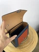Сучасна та стильна шкіряна жіноча сумка кроссбоді Lamponi Chest one blue/coral/brown - зображення 5