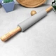 Серая силиконовая скалка для раскатки теста с деревянными ручками 42,5 см - изображение 2
