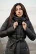 Женское зимнее длинное пальто Fodarlloy XL черное 90682 - изображение 13