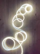 Светодиодная неоновая лента LED NEON 5 метров влагозащищена с блоком питания 12V-220V белая - изображение 2