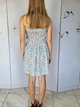 Женское мини платье бандо с рюшами в цветы Boohoo Белое 9832 S (42) - изображение 4