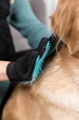 Расческа-перчатка для вычесывания шерсти для кошек и собак Trixie 16 х 24 см (4011905233932) - изображение 3