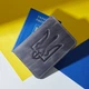 Кожаная обложка для паспорта INCARNE с тиснением Тризуба Серая - изображение 3
