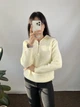 Свитер женский теплый с молнией на воротнике молочный One size - изображение 5