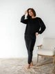 Пижама (свитшот + штаны) женская теплая велюровая BARWA garments 0332/333 M Черная (2113323332012) - изображение 6