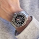 Годинник CITIZEN NB6004-83E - це модель із чорним та сріблястим кольором, призначена для носіння на зап'ястя. - зображення 5