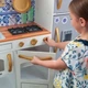 Детская кухня KidKraft с магнитным фасадом Mosaic Magnetic, 53448 - изображение 5