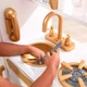 Детская кухня KidKraft White And Gold Vintage, KK53445 - изображение 3