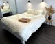 Постельное белье LARA сатин-страйп LUX beige d13176е180 с простынью на резинке 180х200х25 евро - изображение 4
