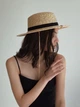 Соломенная шляпа канотье с прямыми полями D.Hats бежевая с цепью - изображение 1