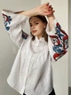 Авторская женская вышиванка белая "Касандра" офисная вышитая блуза цветочная на 100% льне 12527-48 (L) - изображение 5