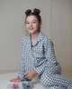 Дитяча фланелева піжама-двійка: сорочка на ґудзиках і штани в геометричний візерунок біло-сірого кольору, 158 см - зображення 1