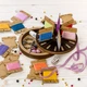 Шкатулка для рукоделия Wonderland Crafts + 17 бобинок FLZB(N)-051 (14*14*3.2см) - изображение 1