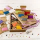 Шкатулка для рукоделия Wonderland Crafts + 22 бобинки FLZB(N)-053 (12*19.5*3.2см) - изображение 1