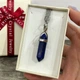 Натуральный камень Лазурит синий Кулон в форме кристалла шестигранника на брелоке для ключей сталь упакован в коробочку (11641) - изображение 2