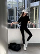 Женская укороченная футболка TOP свободного кроя для любых активностей Oversize S Черная (TH010000S) - изображение 4
