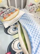Комплект детского постельного с одеяльцем и бортиками на 4 стороны кроватки 120х60 см - Желто-голубые пингвины - изображение 3