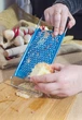 Терка плоская мелкая для овощей, корнеплодов (свеклы, моркови) и фруктов из нержавеющей стали 27.5 см - изображение 7