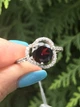 Кольцо серебряное с натуральным гранатом Круэлла 1593/9 р гранат, 17, 18 размер - изображение 2