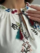 Жіноча вишита сорочка з поясом та об'ємними рукавами M біла (5687) - изображение 5