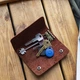 Карманная ключница из натуральной телячьей кожи Vets коньячная карманная на кнопках 4 карабины - изображение 2