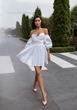 Атласное короткое платье FirstWoman S белый 43462825 - изображение 1