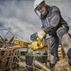 Пила цепная аккумуляторная DeWALT DCM565P1+DCB184 - изображение 3