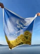 Жіноча Патріотична Хустка. Жовтий, синій. голуб Миру. Соняхи. Квіти.Синьо-жовта. Шовк. Розмір 90/90 см - зображення 1