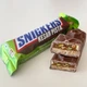 Батончик Снікерс із фісташками та шафраном Snickers Kesar Pista 42г - зображення 2