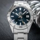 Годинник наручний ORIENT RA-AC0Q02L10B поєднує в собі блакитний та сріблястий кольори. - зображення 3