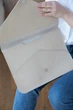 Шкіряна сумка-чохол для ноутбука 13" Apple / Asus / Dell / Lenovo / HP / Honor / Acer / Huawei / Xiaomi - (LC-17) - Бежевий - изображение 4