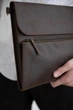 Шкіряна сумка-чохол для ноутбука (+ ремінь) 13" Apple / Asus / Dell / Lenovo / HP / Honor / Acer / Huawei / Xiaomi - (LC-20) - Коричневий - зображення 3