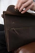 Шкіряна сумка-чохол для ноутбука (+ ремінь) 13" Apple / Asus / Dell / Lenovo / HP / Honor / Acer / Huawei / Xiaomi - (LC-20) - Коричневий - зображення 5