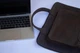 Шкіряна сумка-чохол для ноутбука 13" Apple / Asus / Dell / Lenovo / HP / Honor / Acer / Huawei / Xiaomi - (LC-05) - Коричневий - изображение 3