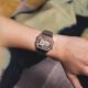 CASIO A168WEHA-9AEF у білому та сріблястому кольорах - це наручний годинник. - зображення 3