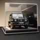 Коллекционная модель автомобиля Mercedes-Benz G63 Brabus 800 Black 1:24 на пьедестале - изображение 3