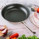Сковорода Zwilling Pro 28 см нержавеющая сталь с антипригарным покрытием серебристо-чёрная для индукции - изображение 2
