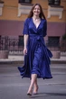 Вечірня синя сукня міді JadFashion XXL синій 43285479 - зображення 2