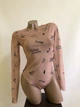 Cітчастий комбідрес боді з принтом тату Honey Fashion Accessories S/M бежевий (10-116) - изображение 4