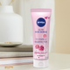 Peeling NIVEA Glow Rice Scrub rozświetlający ryżowy do twarzy z bio malinami 75 ml (9005800317014) - obraz 2