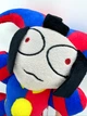 Мягкая игрушка Клоун Помни с пуговицами Цифровой Цирк / Clown Pomni The Amazing Digital Circus 30 см (1009777) - изображение 3