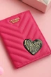 Обкладинка для паспорта Victoria's Secret рожева з сердечком - зображення 3