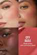 Róż w płynie Maybelline New York Sunkisser z efektem blasku 06 City Sizzle 4.7 ml (3600531668440) - obraz 3