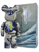 Статуетка Bearbrick x Kanagawa Surf 400% 28 см Medicom Toy Могутні хвилі - зображення 2