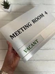 Табличка "Meeting room Vacant/Occupied" з повзунком на двері метал срібло 20 х 29 см - изображение 2