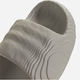 Klapki męskie basenowe adidas Adilette 22 HQ4670 43 (10US) Jasnobrązowe (4066749534615) - obraz 7