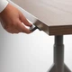 Комп'ютерний стіл з регулюванням висоти IKEA IDASEN 160х80 см коричневий/темно-сірий (392.810.04) - зображення 4